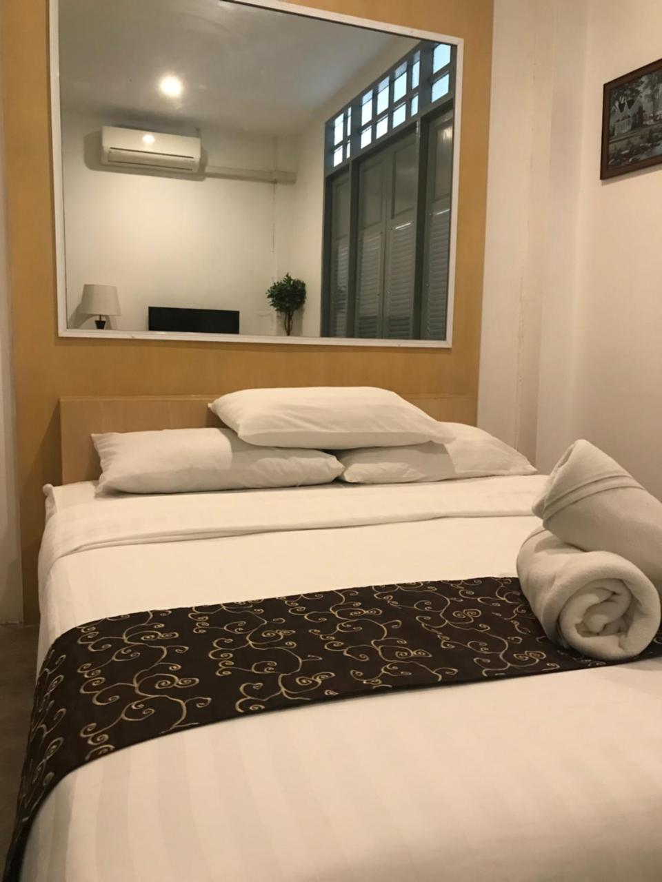 Jindabyne Cafe & * Chiang Mai